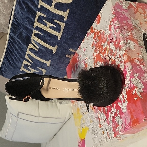 Beautiful Microsuede Heels - Picture 3 of 6